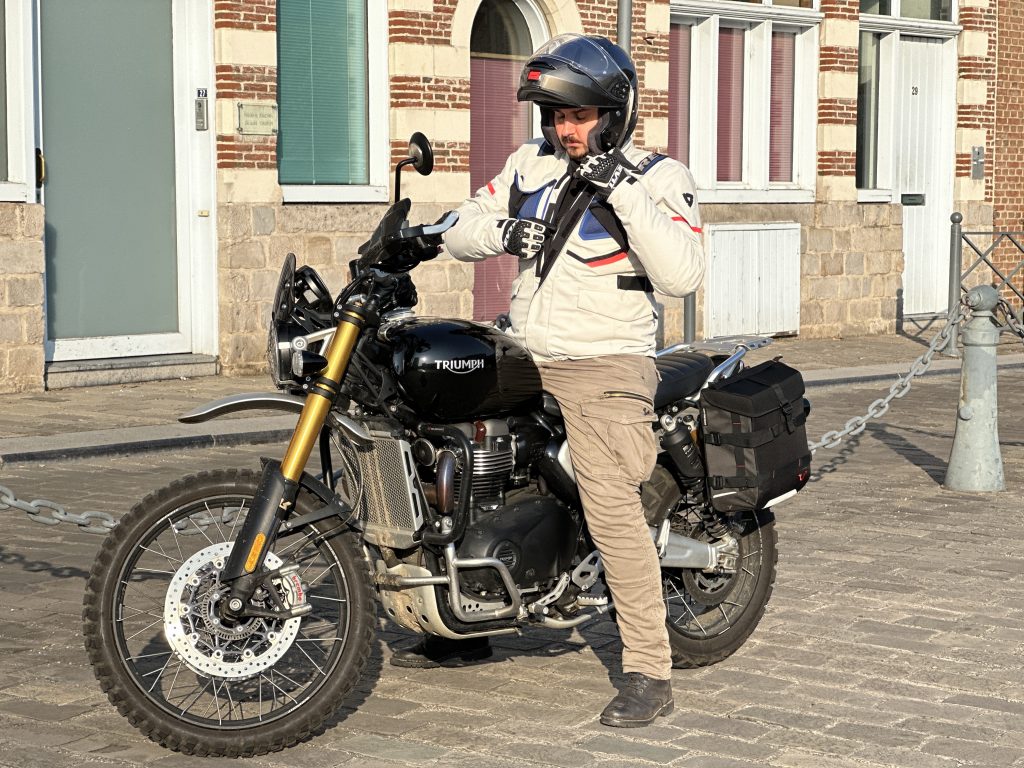 REV_IT_Vertical_GoreTex_fermeture_zippée