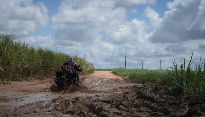 voyager à moto sous la pluie