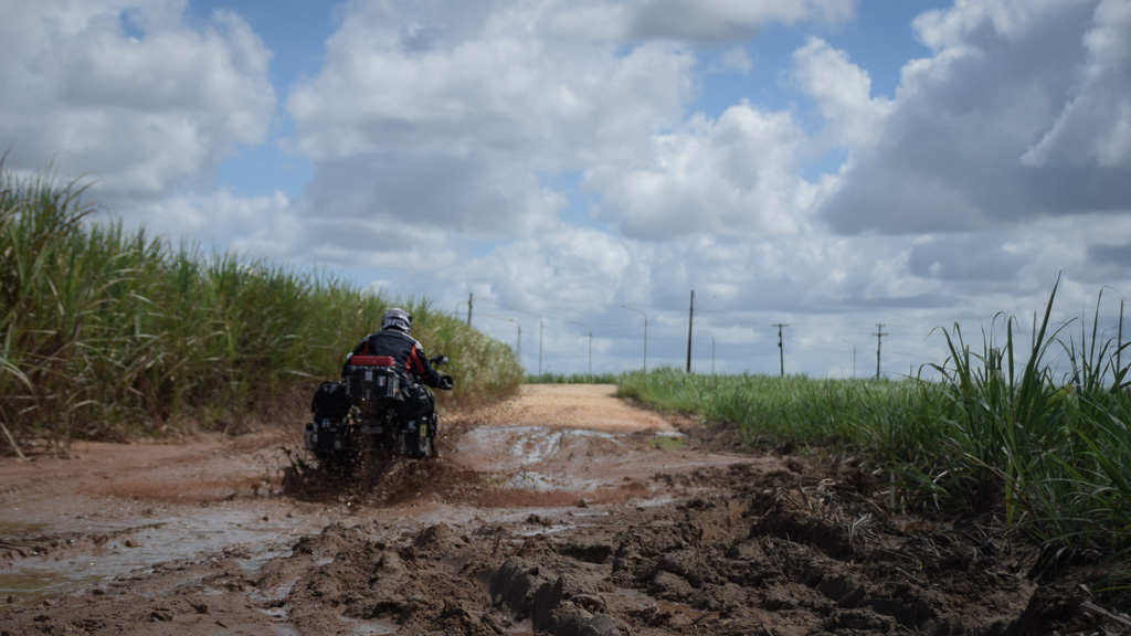 voyager à moto sous la pluie