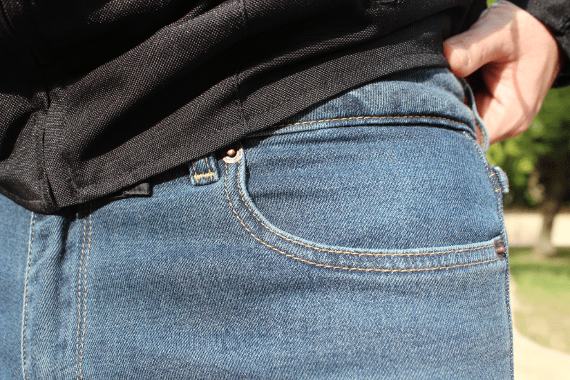 focus sur les poches du jean John Doe Pioneer Mono