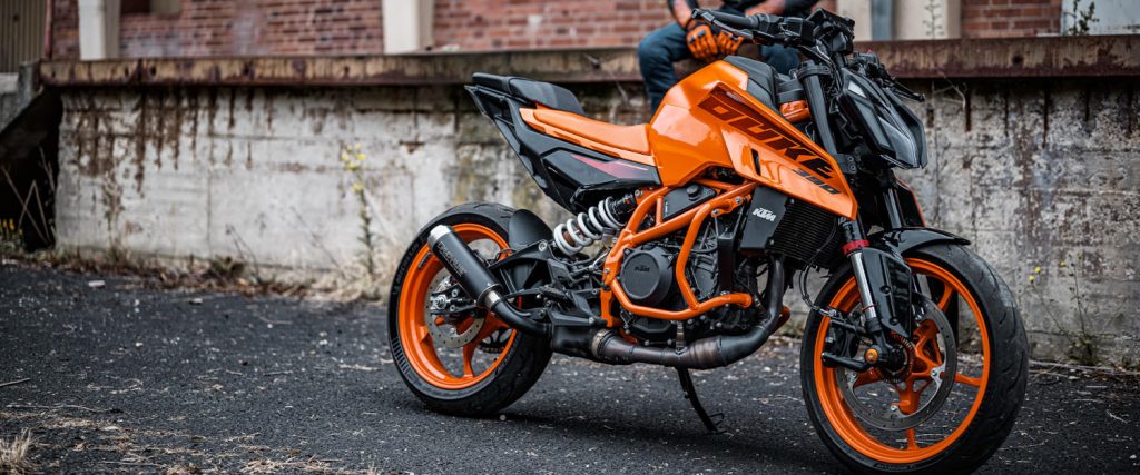 Moto KTM DUke avec monoamortisseur