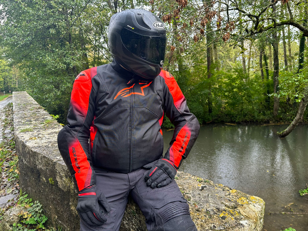 Le blouson Alpinestars T-SP 1 V2 Waterproof à l'essai 