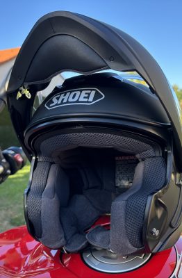 casque modulable shoei neotec 3 vue de l'intérieur, confortable à large ouverture