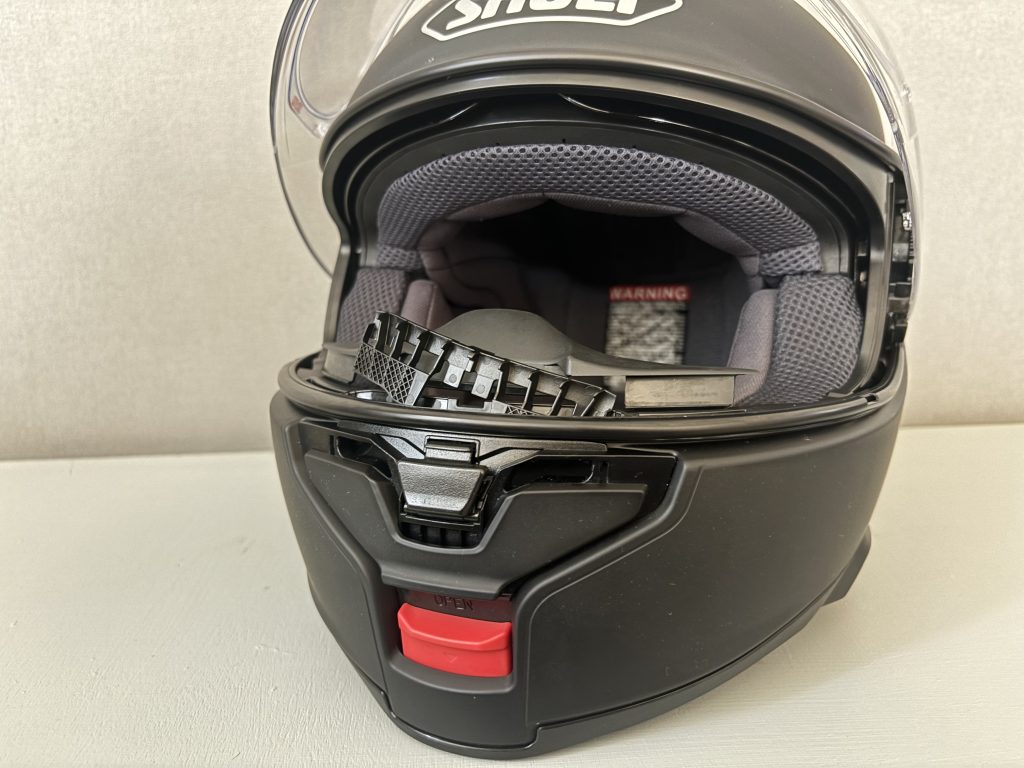SHOEI Neotec 3 – La nouvelle grille anti-insectes amovible