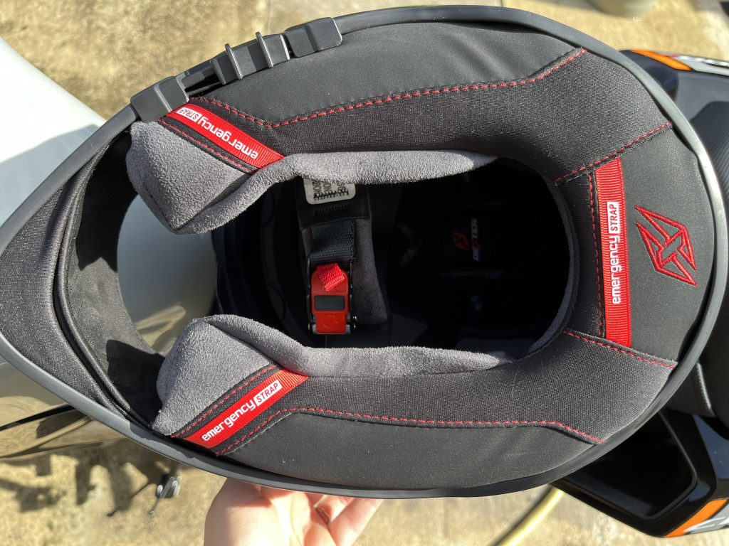 Casque-dexter-Emergency-strap