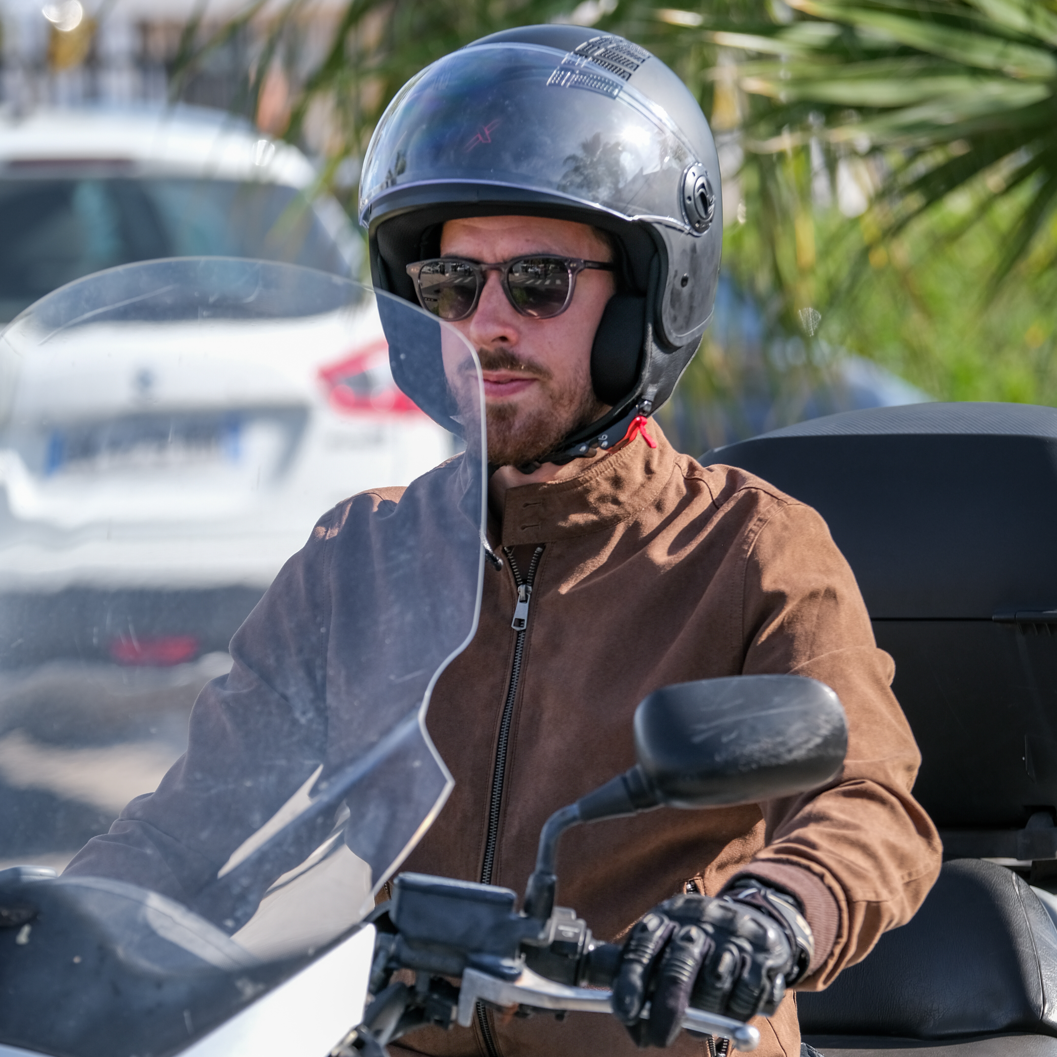 casque Dexter Nemesis en plein essai, sur route 