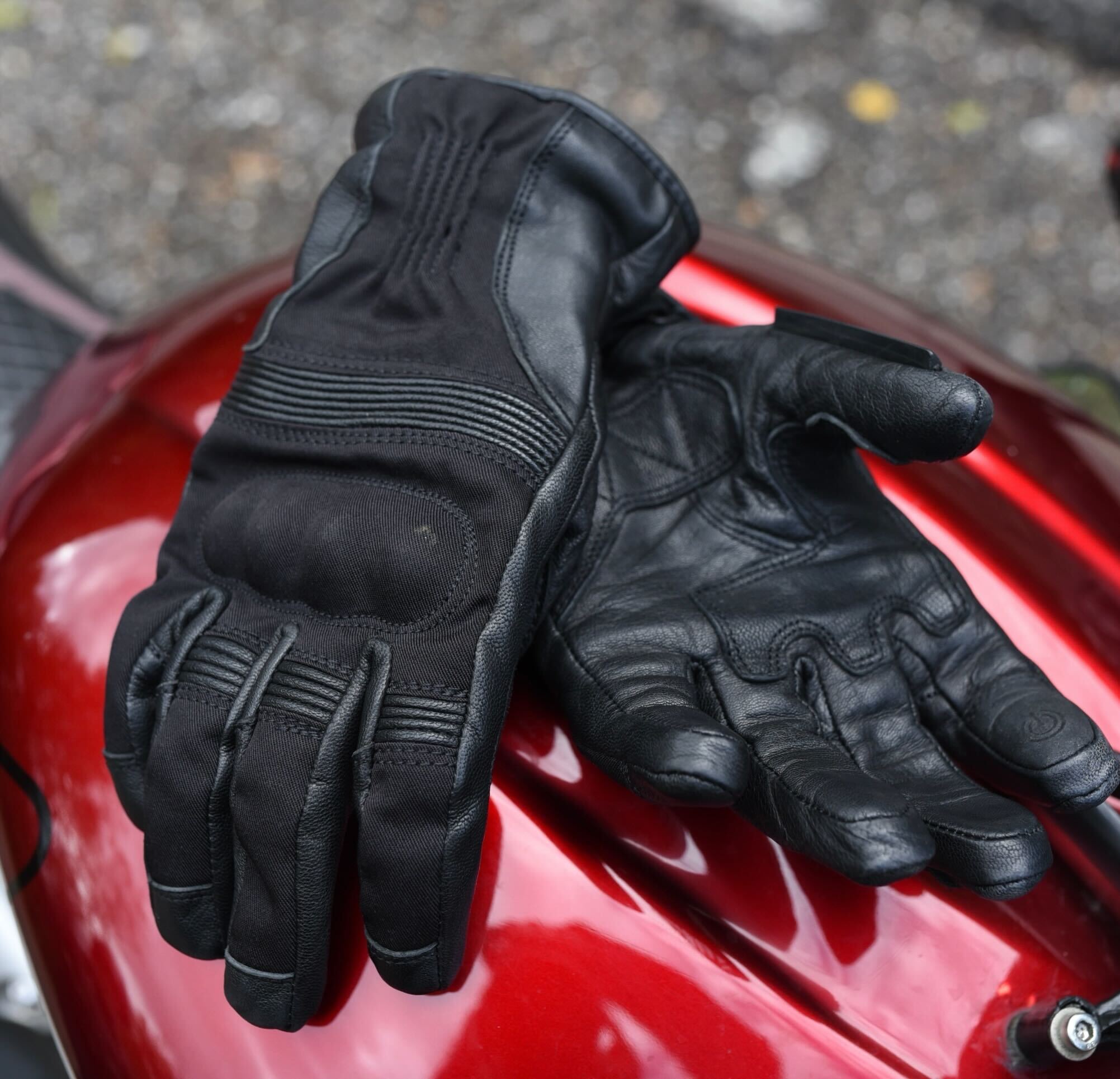 Vue des gants moto DXR GENTLE