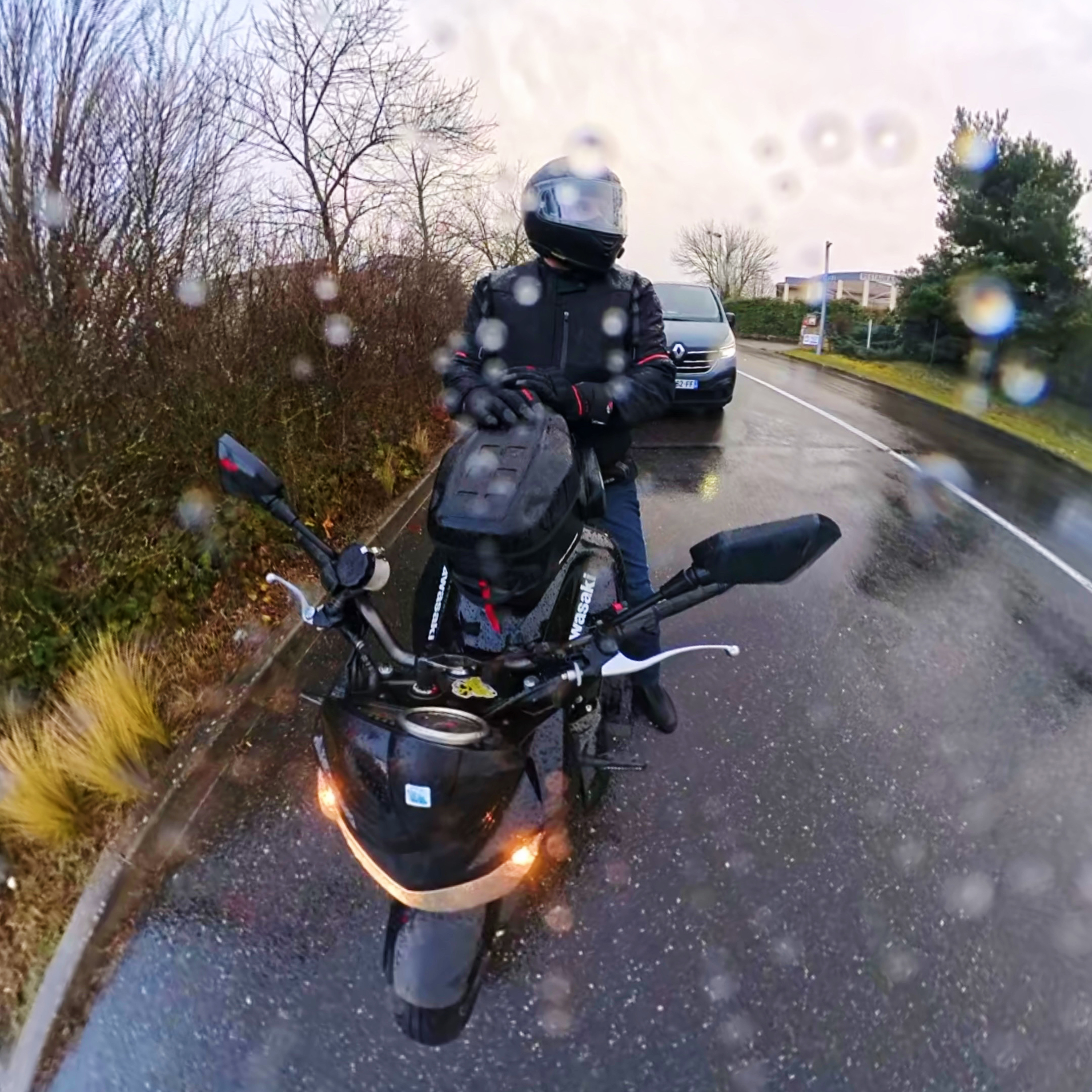 Chaussures moto DXR Firedrop - test en condition de pluie
