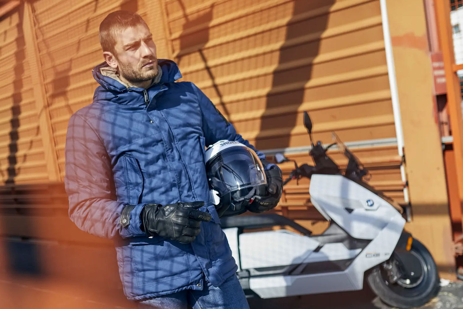 Gants moto obligatoires, toutes les réponses à vos questions