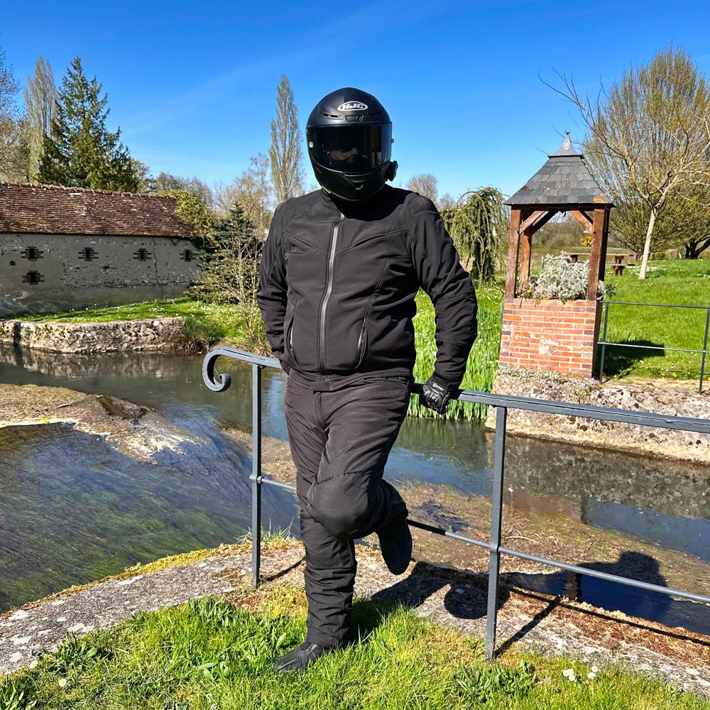 Ensemble DXR présentant la veste DXR Line et le pantalon DXR Tauri