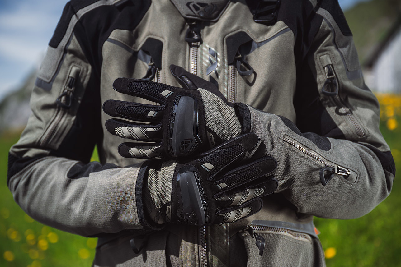 Laver ses gants moto cuir ou textile