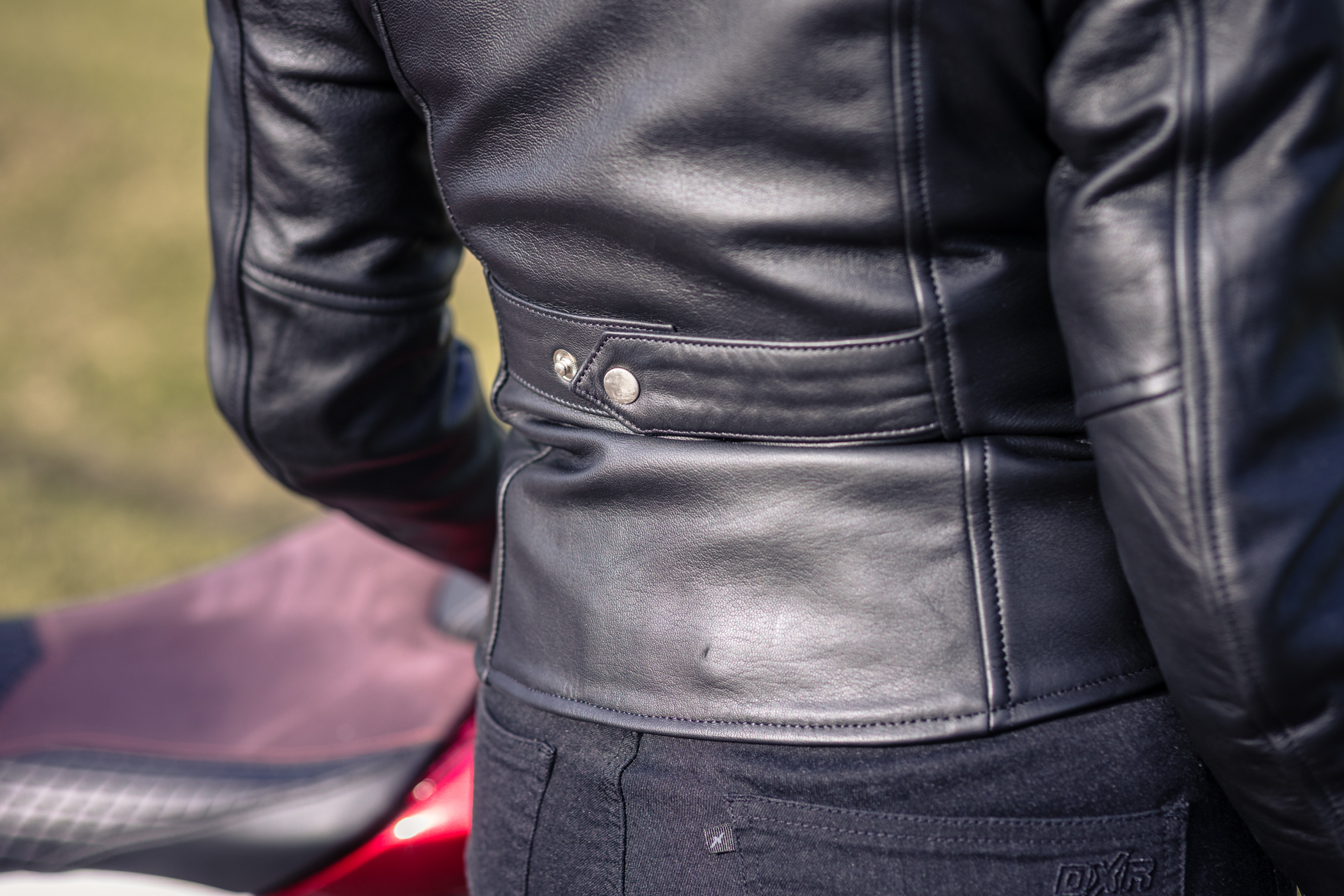 Détails du dos de la veste DXR Jude EVO