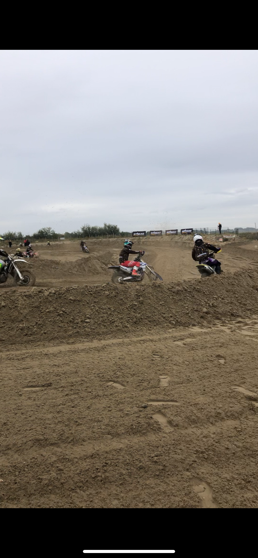Roulage sur le circuit de loon plage