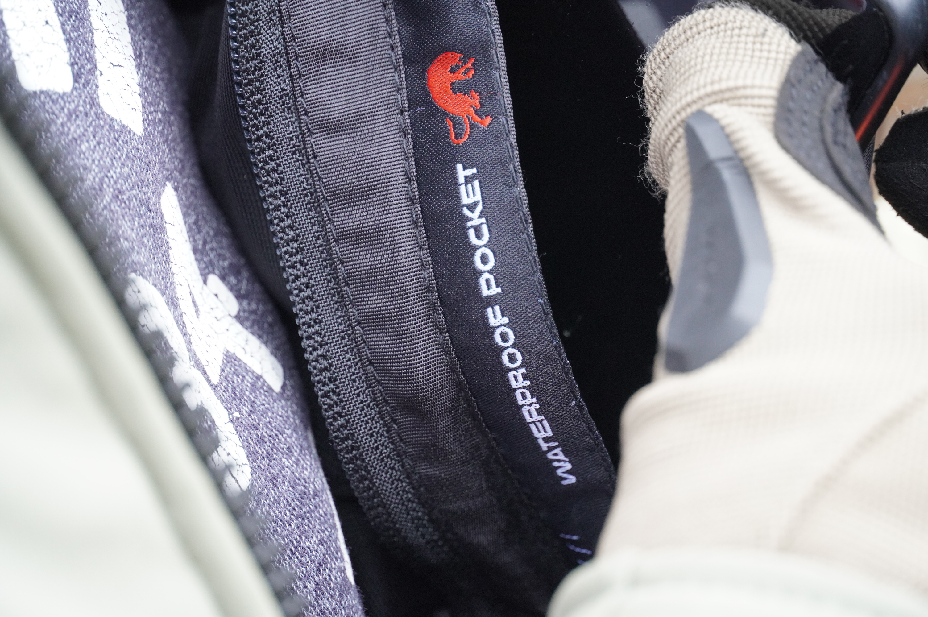 poche waterproof dans blouson furygan evald