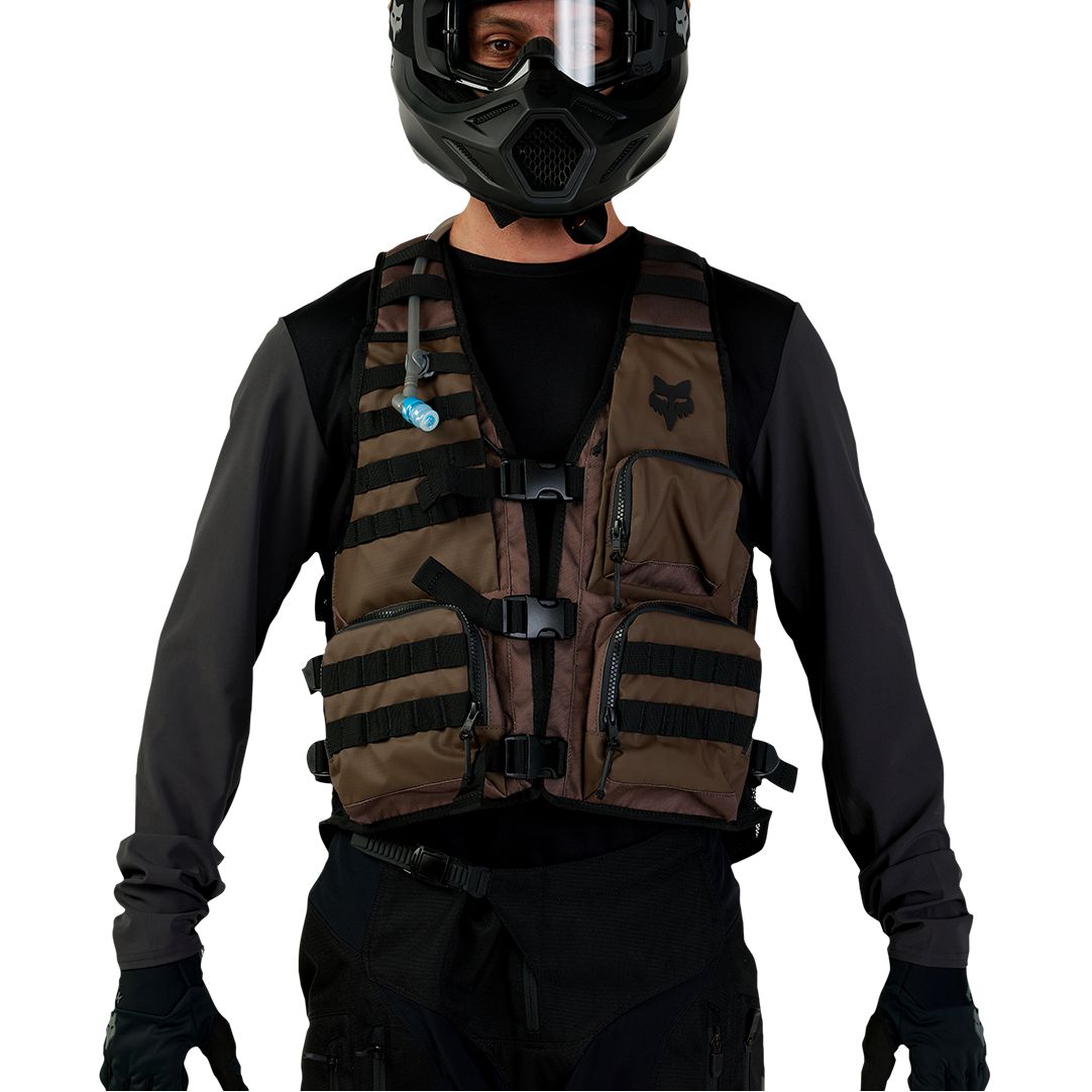 Équipement pilote enduro : la veste sans manches enduro Fox, vue de face