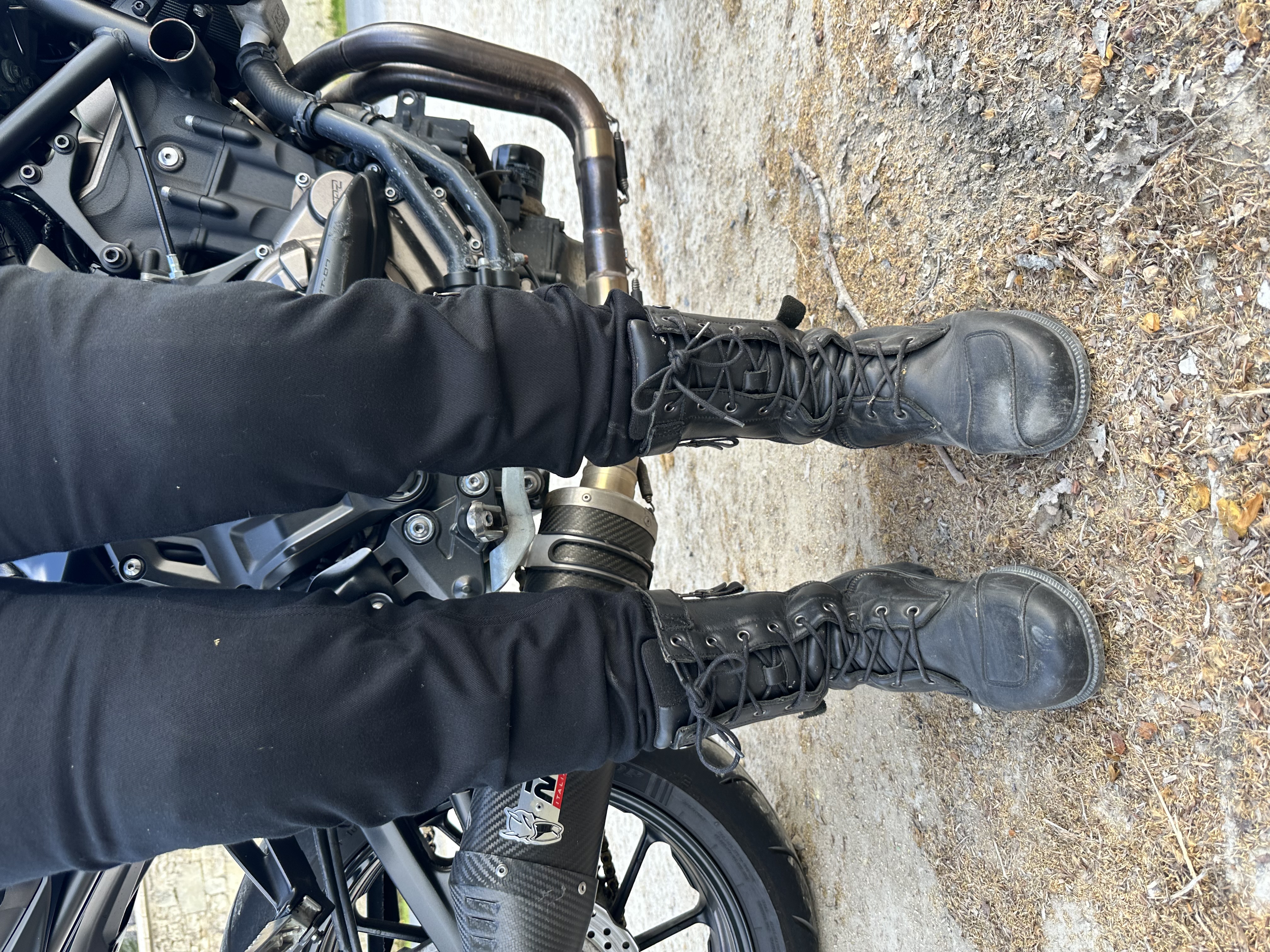 focus sur les protections genoux du pantalon DXR Chino Evo lady