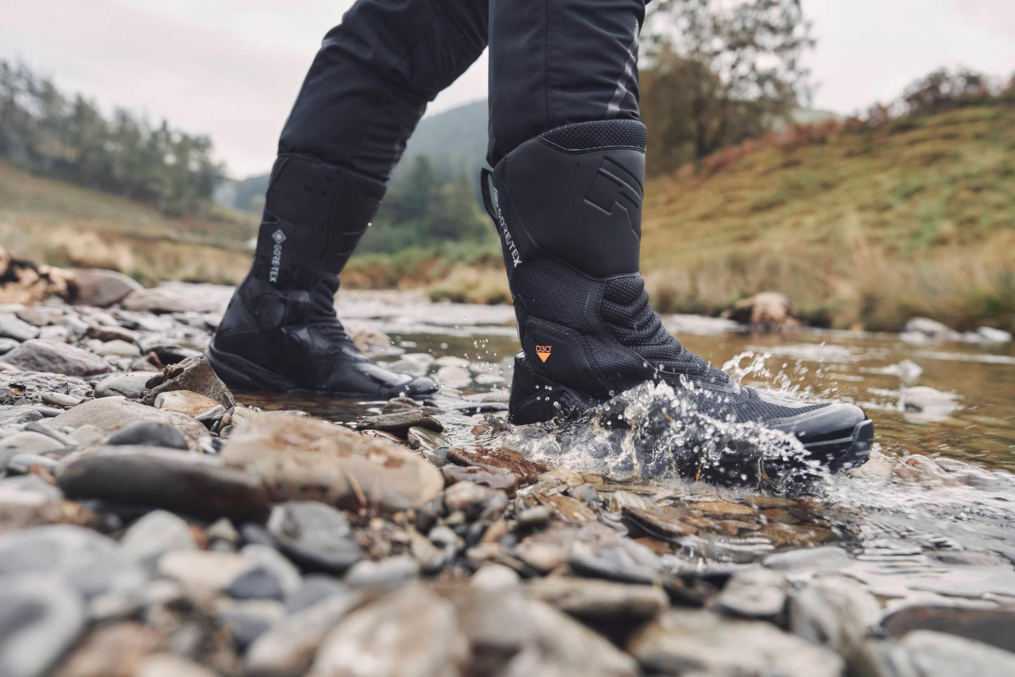 Choisir des bottes moto étanches, nos tuyaux