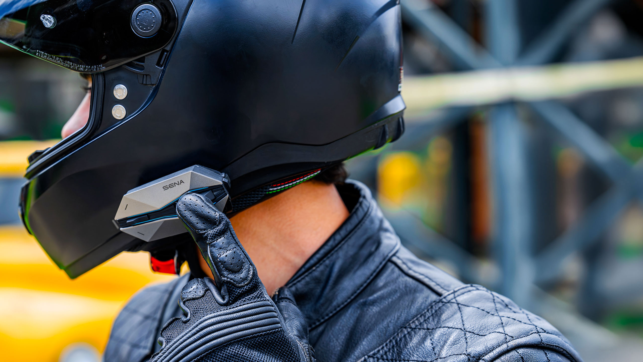 Est-ce que l&rsquo;intercom est autorisé à moto ?
