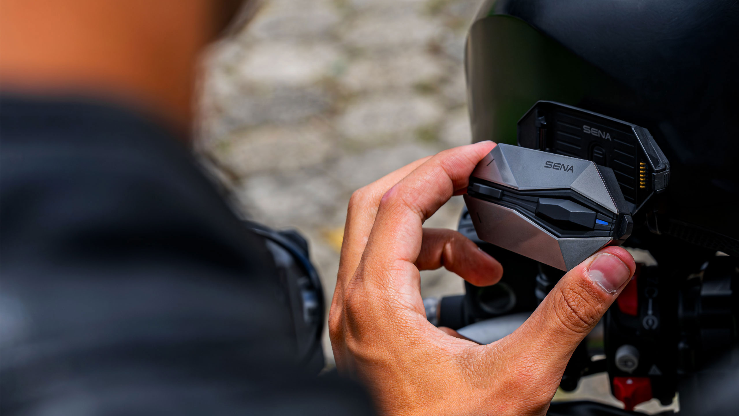 Un intercom Sena, inutile avec des bouchons d'oreilles ?